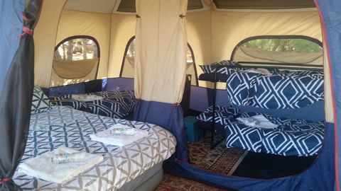 Rainbow Beach Ultimate Camping - Lightning Ridge Tourism 4