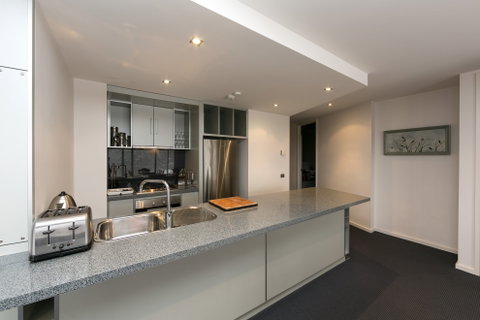 Ropers Alpine Apartments - Lightning Ridge Tourism 2