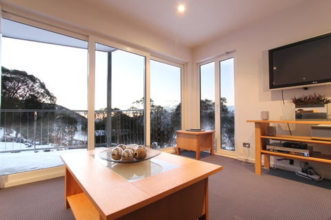 Ropers Alpine Apartments - Lightning Ridge Tourism 4