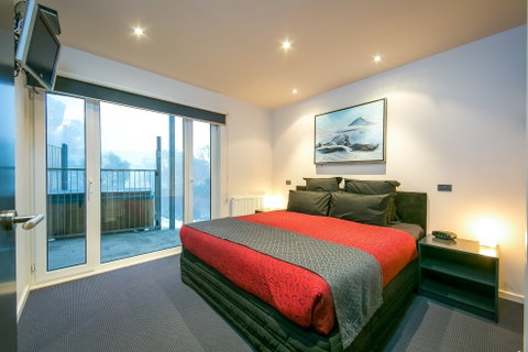 Ropers Alpine Apartments - Lightning Ridge Tourism 6