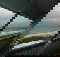 Rose's Beach House - Lightning Ridge Tourism