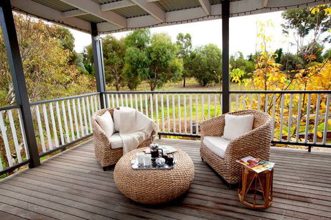 Sweet Dreams Retreat At Lara - Lightning Ridge Tourism 1