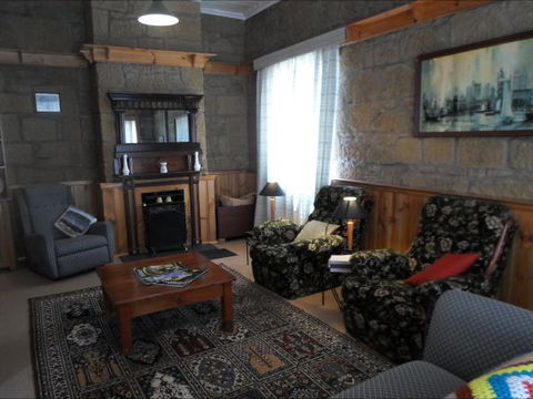 The Heritage Post Office - Lightning Ridge Tourism 1