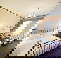 The Settlement Hotel - Lightning Ridge Tourism