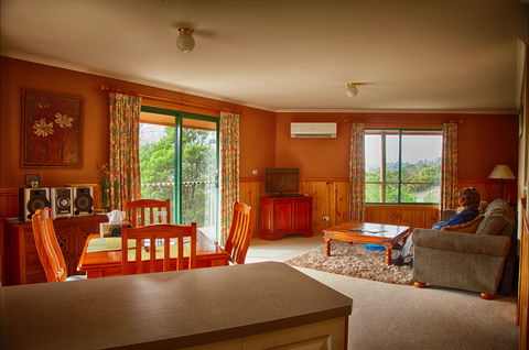 Viewenmore Villa Bed & Breakfast - Lightning Ridge Tourism 3