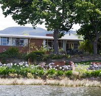 Waterside Accommodation - Derwent Hideaway - Lightning Ridge Tourism