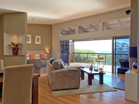 Wild Edge Retreat - Lightning Ridge Tourism 3