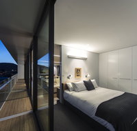 Avalon City Retreat - Lightning Ridge Tourism