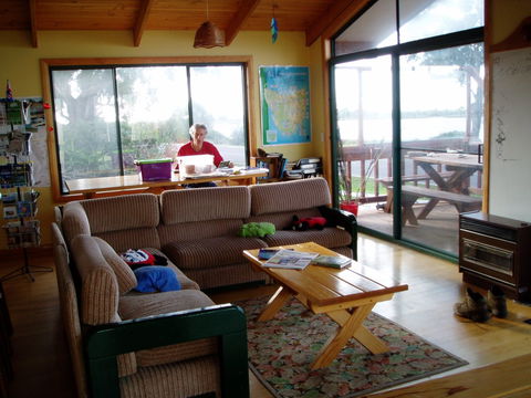 Bridport Seaside Lodge - Lightning Ridge Tourism 3