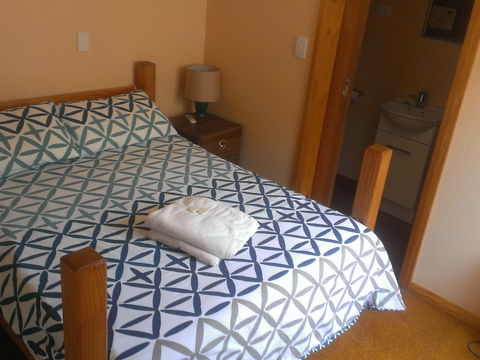 Bridport Seaside Lodge - Lightning Ridge Tourism 8