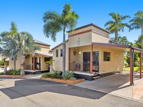 Brisbane Holiday Village - Lightning Ridge Tourism 1