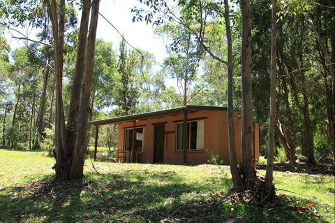 Clyde River Retreat - Lightning Ridge Tourism 1