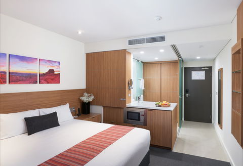 Country Comfort Perth - Lightning Ridge Tourism 2