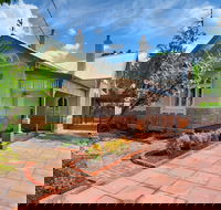 Crisp Street Cottage - Lightning Ridge Tourism