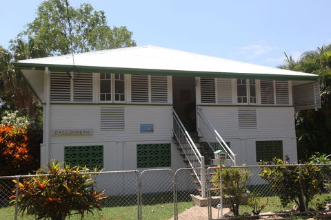 Daggoombah Holiday House - Lightning Ridge Tourism 0