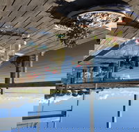 Doi's Ocean Front Apartment - Lightning Ridge Tourism