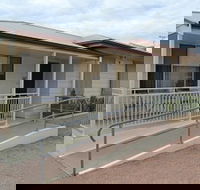 Explorers - Lightning Ridge Tourism