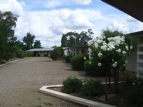 Garden Motor Inn (Golden Chain) - Lightning Ridge Tourism 6