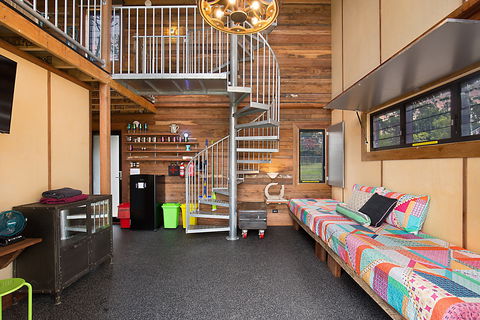Gold Coast Tree Houses - Lightning Ridge Tourism 1
