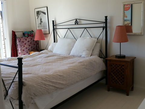 Headlands Beach House - Lightning Ridge Tourism 2