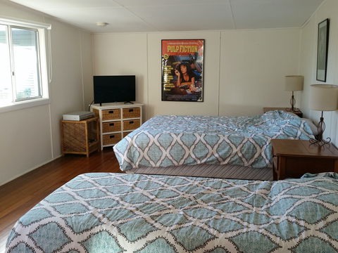 Headlands Beach House - Lightning Ridge Tourism 4