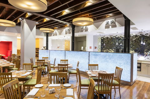 Holiday Inn Darling Harbour - Lightning Ridge Tourism 0