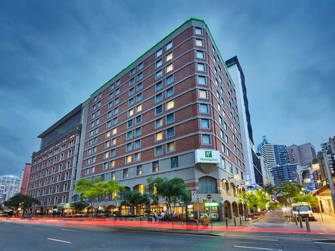 Holiday Inn Darling Harbour - Lightning Ridge Tourism 1