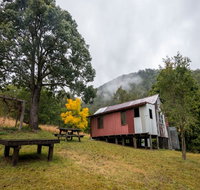 Jacky Barkers campground - Lightning Ridge Tourism