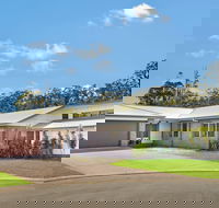 Lakeside Lodge Lake Cathie - Lightning Ridge Tourism