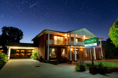 Meramie Motor Inn - Lightning Ridge Tourism 0