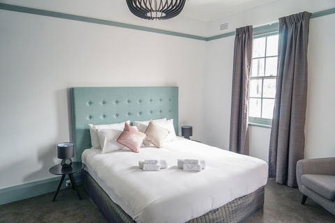 Oasis On Beamish Hotel - Lightning Ridge Tourism 0