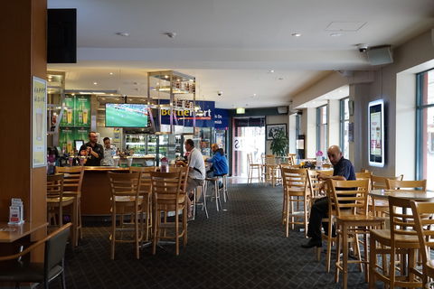 Oasis On Beamish Hotel - Lightning Ridge Tourism 2