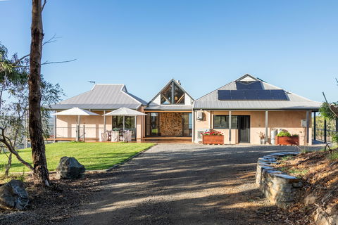 Old Coach Road Estate (OCRE) - Lightning Ridge Tourism 0