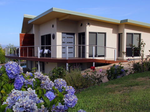 Outlook BnB - Lightning Ridge Tourism 0