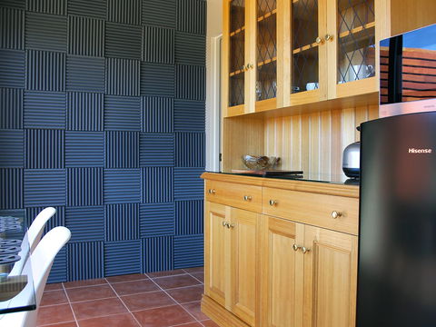 Outlook BnB - Lightning Ridge Tourism 4
