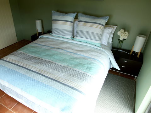 Outlook BnB - Lightning Ridge Tourism 7