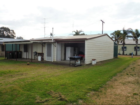 Polly's Shack - Lightning Ridge Tourism 3
