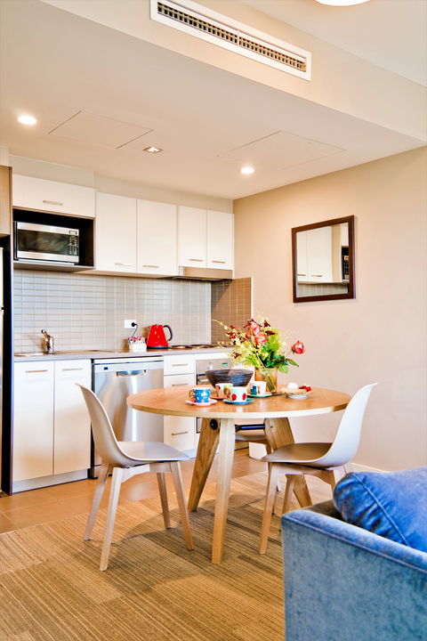 Quest Mascot Apartment - Lightning Ridge Tourism 5