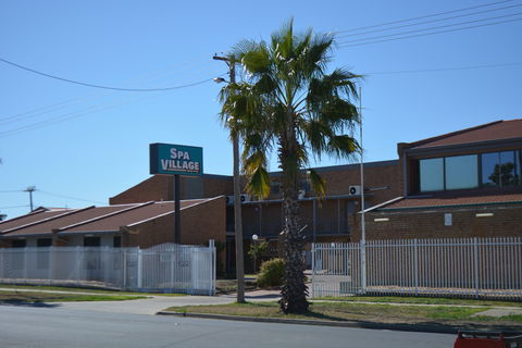 Spa Village Travel Inn Moree - Lightning Ridge Tourism 0