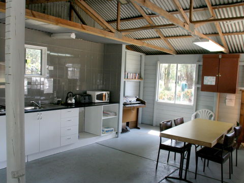 Tall Timbers Caravan Park - Lightning Ridge Tourism 4