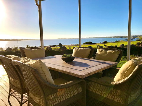 The Admiral Riverside - Lightning Ridge Tourism 1