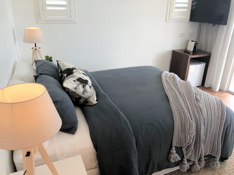 The Admiral Riverside - Lightning Ridge Tourism 3