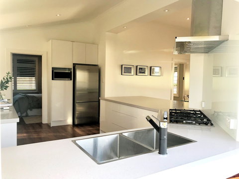 The Admiral Riverside - Lightning Ridge Tourism 4