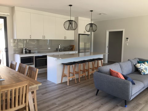 36 Brenda Park Via Morgan -River Shack Rentals - Lightning Ridge Tourism 1