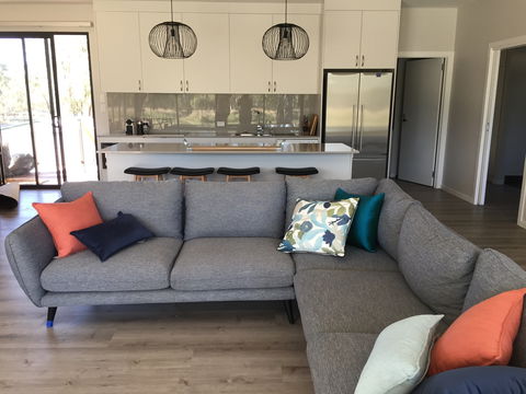 36 Brenda Park Via Morgan -River Shack Rentals - Lightning Ridge Tourism 2