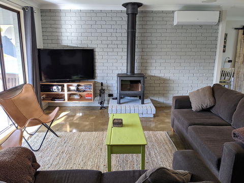 Aloha - Lightning Ridge Tourism 1