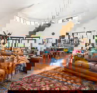 Aquila Retreat Eco Mansion - Lightning Ridge Tourism