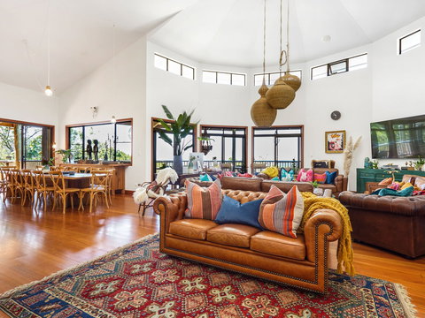 Aquila Retreat Eco Mansion - Lightning Ridge Tourism 0