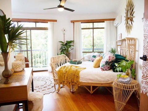 Aquila Retreat Eco Mansion - Lightning Ridge Tourism 2