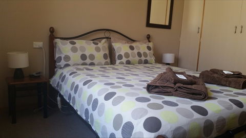 Arthur River Beach House - Lightning Ridge Tourism 1